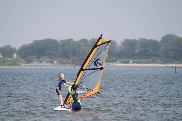Windsurfen im Sportcamp in Holland