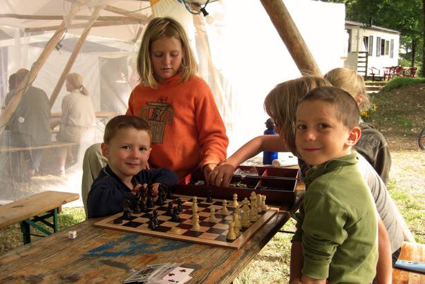 Spielen im Erlebniscamp Loire
